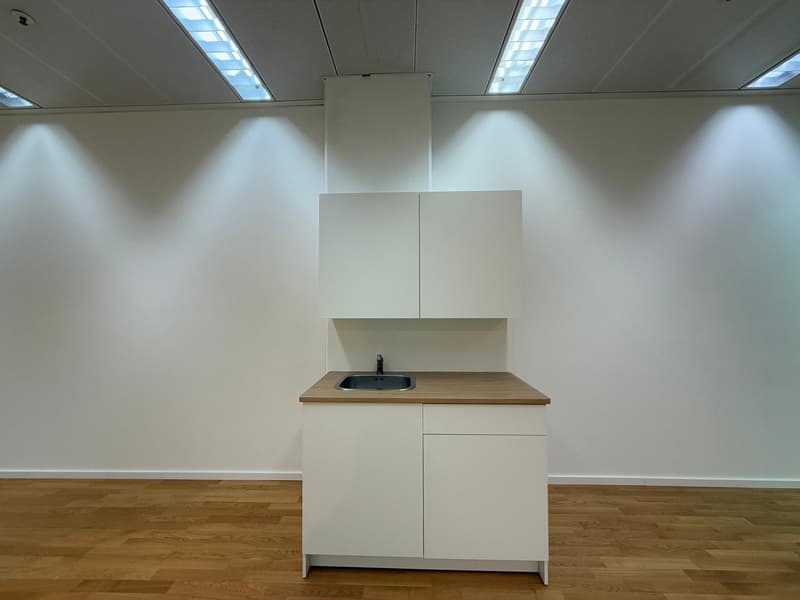 À LOUER - Espace commercial 95,50 m² (2)