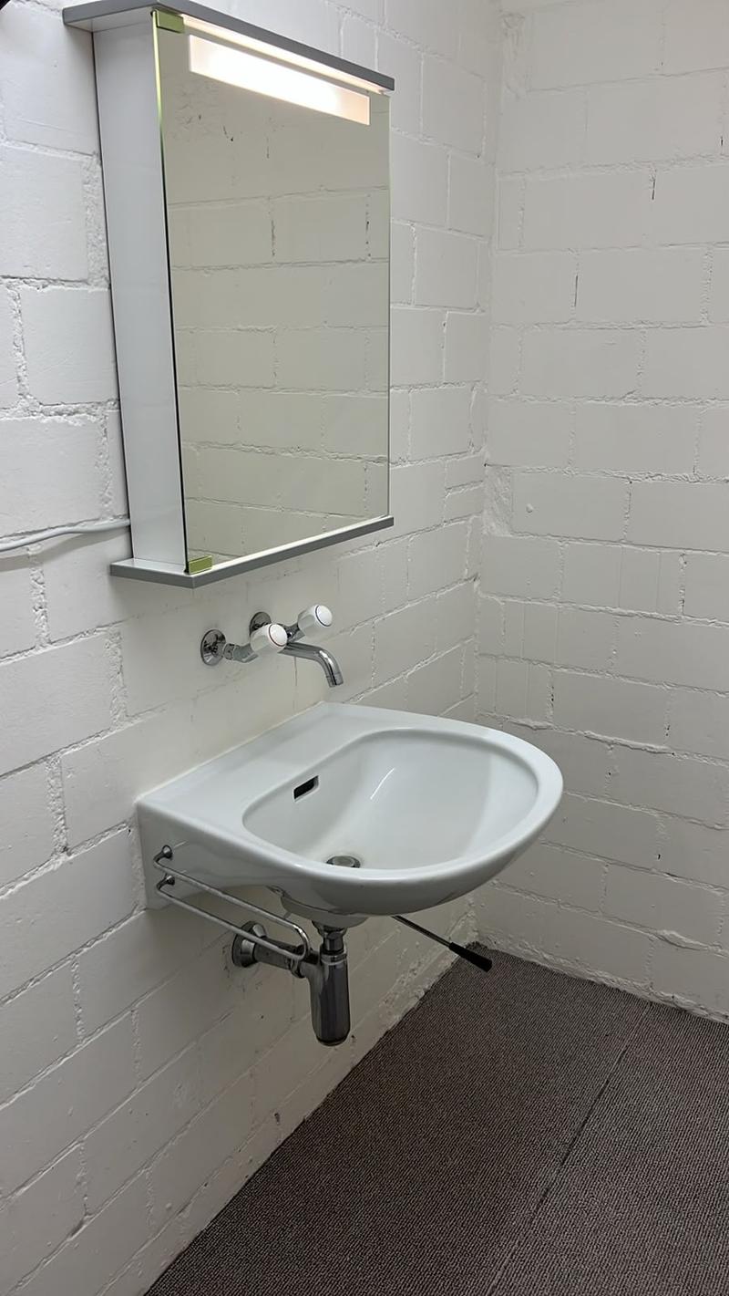 Bastelraum mit Lavabo (3)