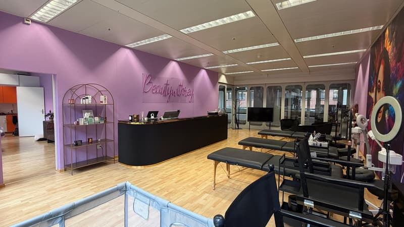 Helle Gewerbefläche mit 85 m² im TMC  ideal für Beauty, Showroom oder Büro (5)