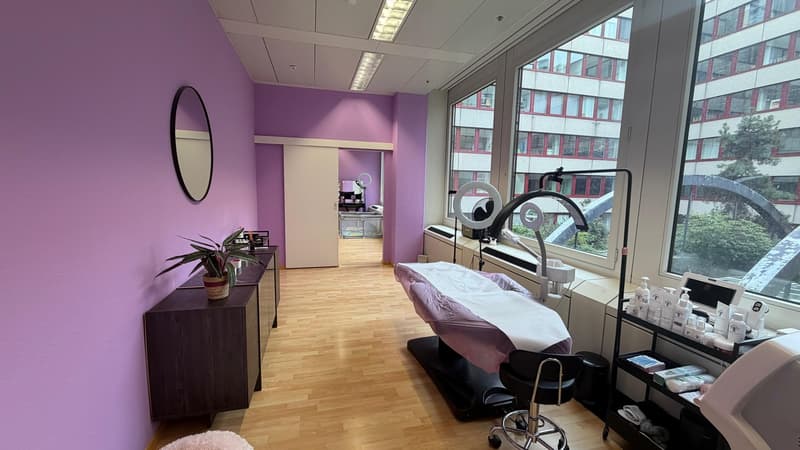 Helle Gewerbefläche mit 85 m² im TMC  ideal für Beauty, Showroom oder Büro (6)