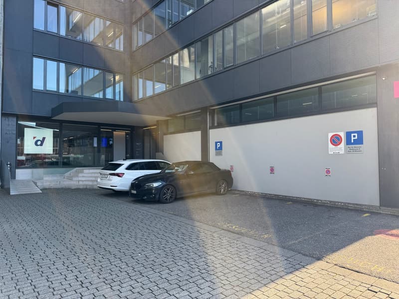Grosszügige Büro- und Lagerfläche zur Miete an der Riedstrasse 8 in Dietikon (3)