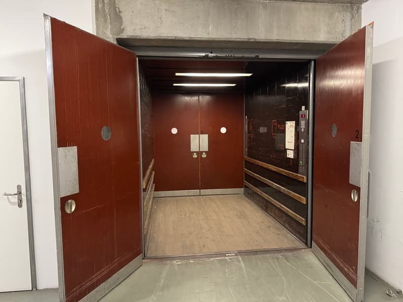 Grosszügige Büro- und Lagerfläche zur Miete an der Riedstrasse 8 in Dietikon (17)