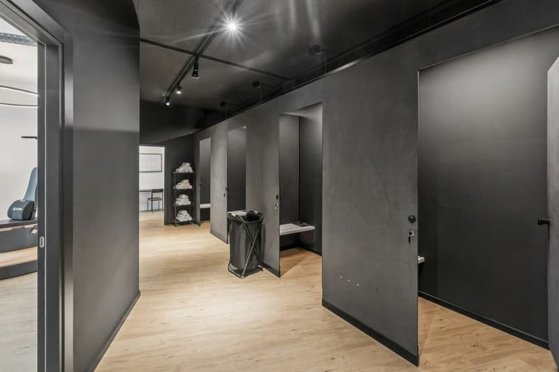 Modern and bright fitness studio or office space in a central location right next to Winterthur train station (13)