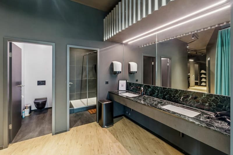 Modern and bright fitness studio or office space in a central location right next to Winterthur train station (14)