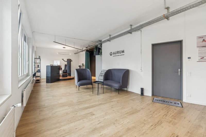 Modern and bright fitness studio or office space in a central location right next to Winterthur train station (2)