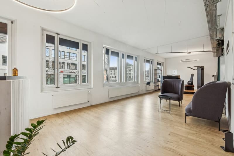 Modern and bright fitness studio or office space in a central location right next to Winterthur train station (3)