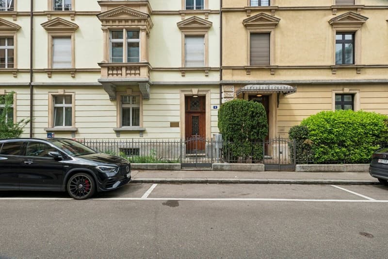 RUHIGE OASE MITTEN IN ZÜRICH - 3.5-ZIMMERWOHNUNG AN DER BODMERSTRASSE (2)