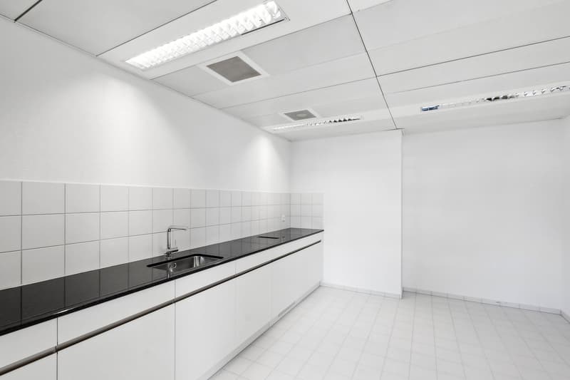 Attraktive und flexible Büroflächen direkt am Bahnhof Stettbach! (5)