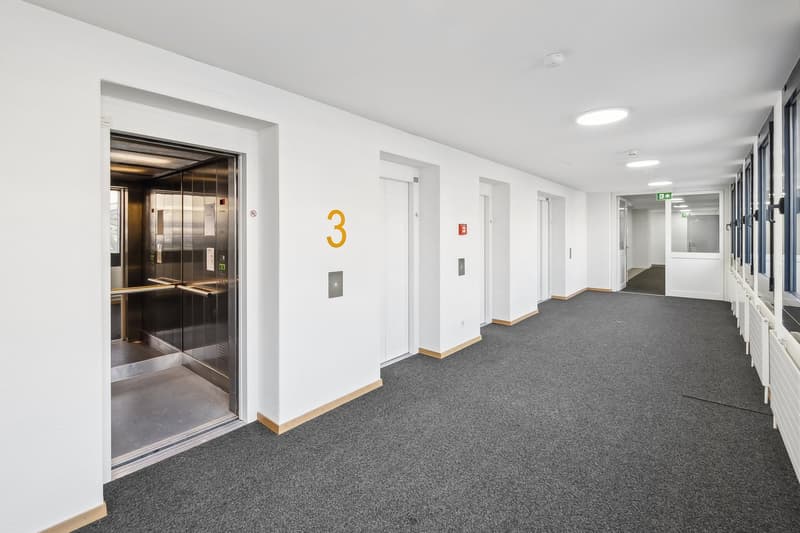 Attraktive und flexible Büroflächen direkt am Bahnhof Stettbach! (11)
