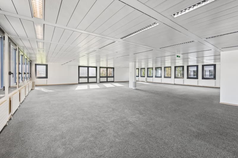 Attraktive und flexible Büroflächen direkt am Bahnhof Stettbach! (6)