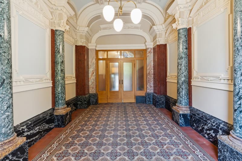Prestigeträchtig arbeiten -  Letze Büroflächen im Weissen Schloss am Zürichsee! (3)