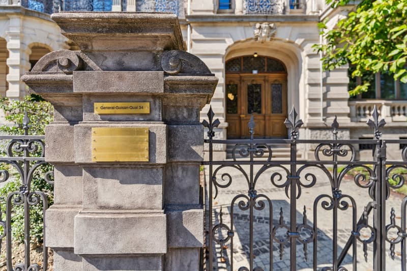 Prestigeträchtig arbeiten -  Letze Büroflächen im Weissen Schloss am Zürichsee! (2)