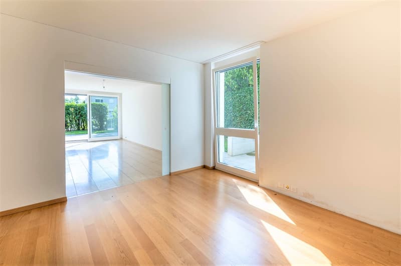 Grosszügiges Wohnen mit sonnigem Gartensitzplatz (7)