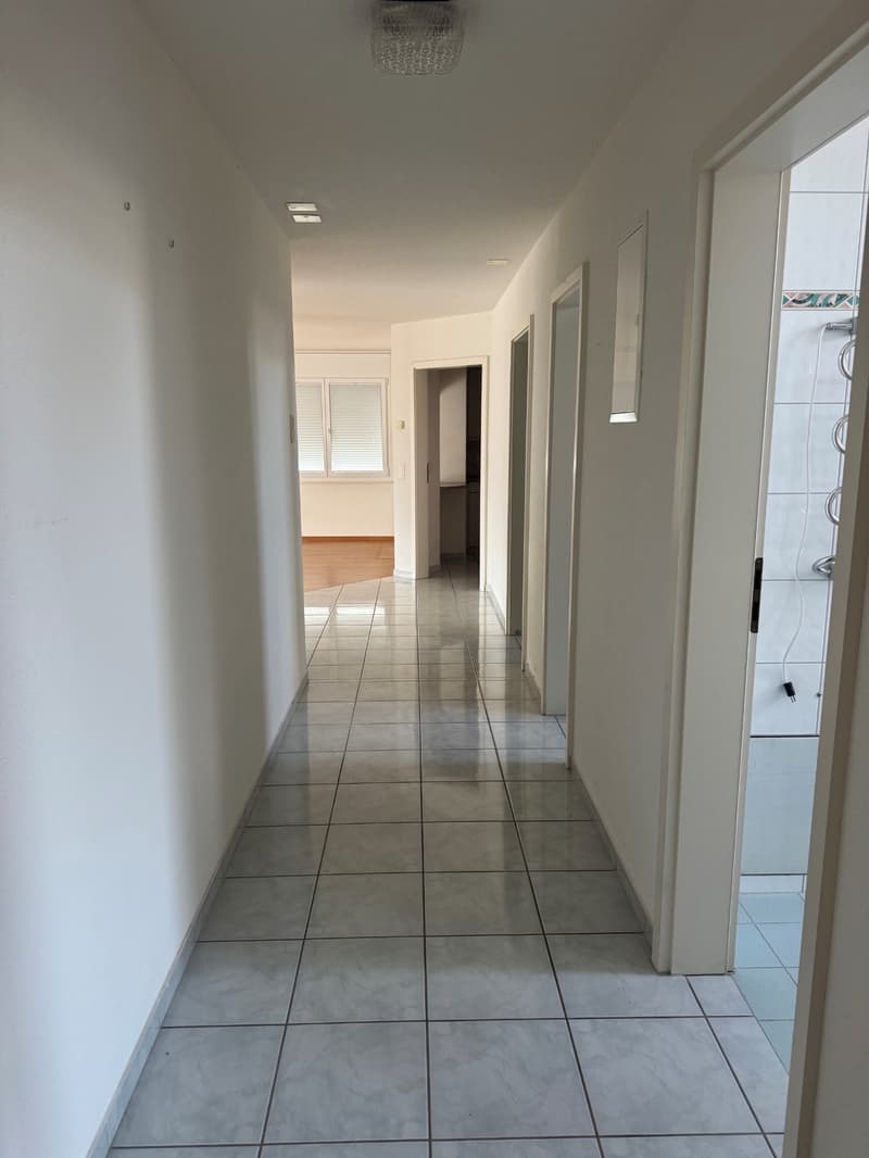 Grosszügige 5.5-Zimmer-Dachmaisonette in Samstagern –  Sofort verfügbar! (3)