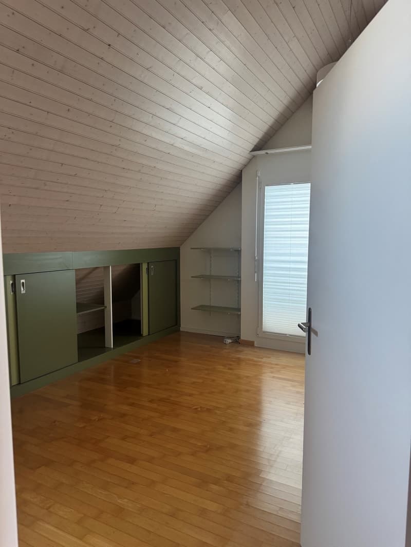 Grosszügige 5.5-Zimmer-Dachmaisonette in Samstagern –  Sofort verfügbar! (10)