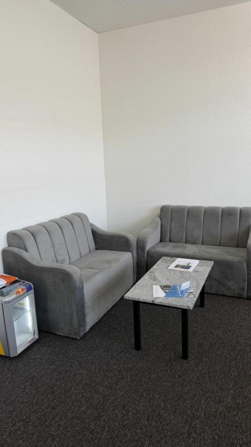 Klimatisiertes Büro mit Mitbenutzung von Küche & Sitzungszimmer (1)