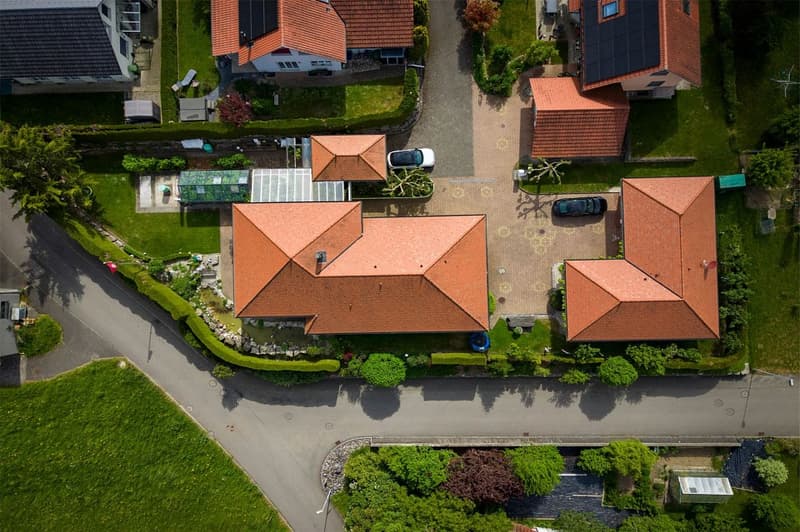 Anwesen mit Haupt- und Gästehaus / Büro an unverbaubarer Lage (13)