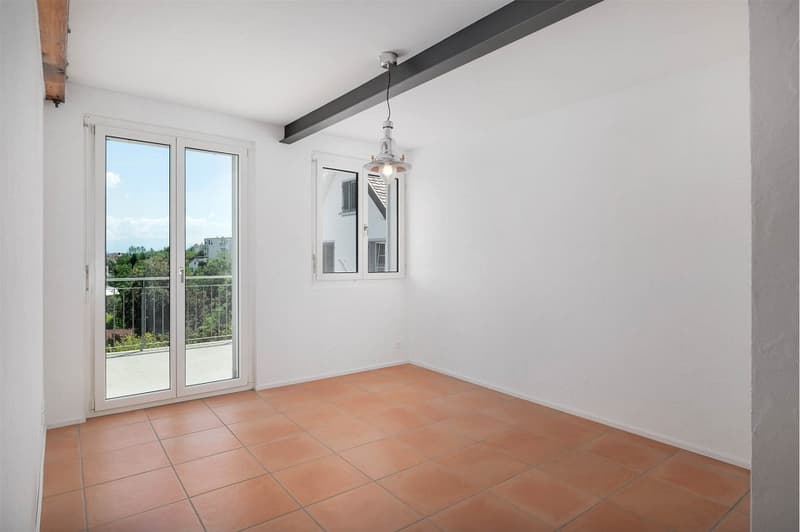 Wohnhaus mit einer 3½ und einer 2½-Zimmer-Wohnung mit Seesicht (8)