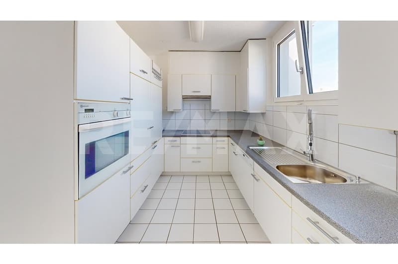 Über den Dächern von Bülach grosszügige 3.5-Zimmer-Attikawohnung mit weitläufiger Terrasse (2)