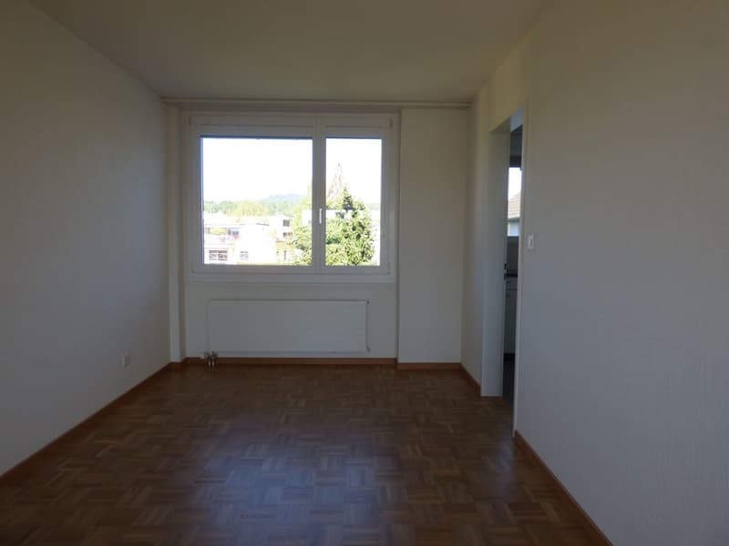 Grosszügige 4.5-Zimmer-Wohnung mit Balkon und Weitblick in Rüti ZH (7)