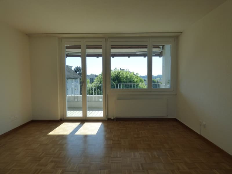 Grosszügige 4.5-Zimmer-Wohnung mit Balkon und Weitblick in Rüti ZH (5)