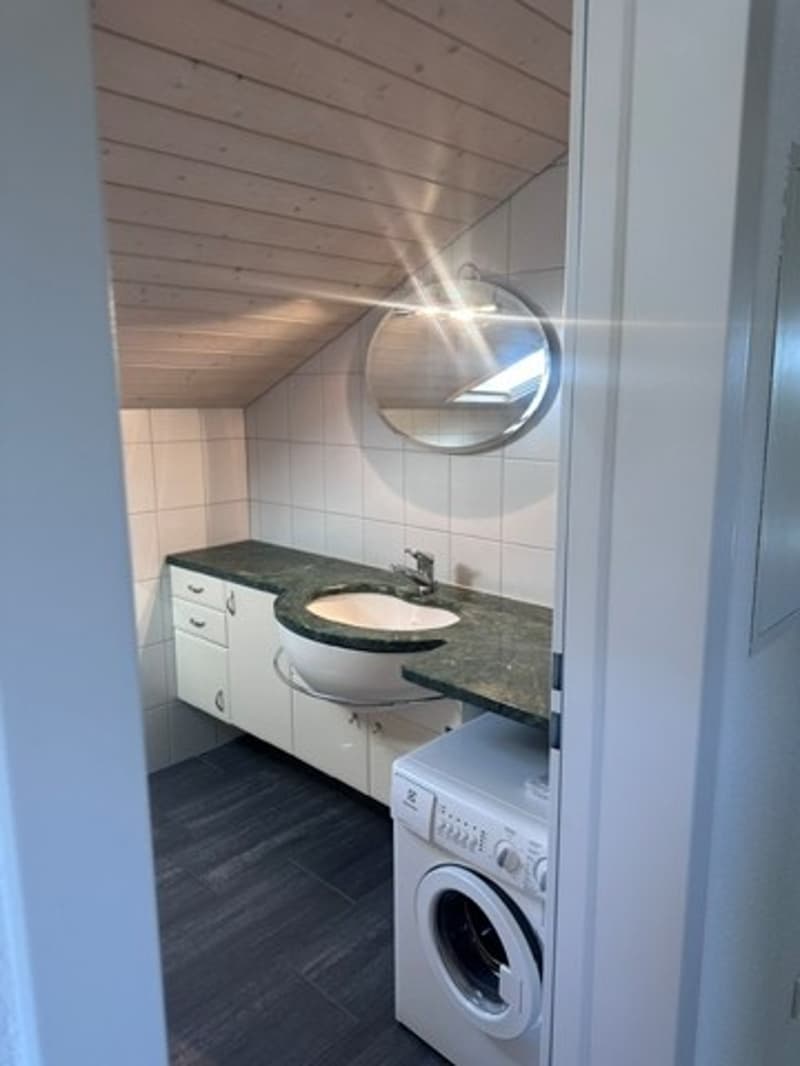 Charmante 2.5-Zimmer-Wohnung in Egetswil (Kloten) / Schwimmteich zur Mitbenutzung (5)