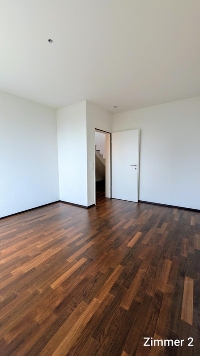 Grosszügige 5.5-Zimmer-Dach-Maisonettewohnung mit Balkon und Stadtblick in Opfikon (14)