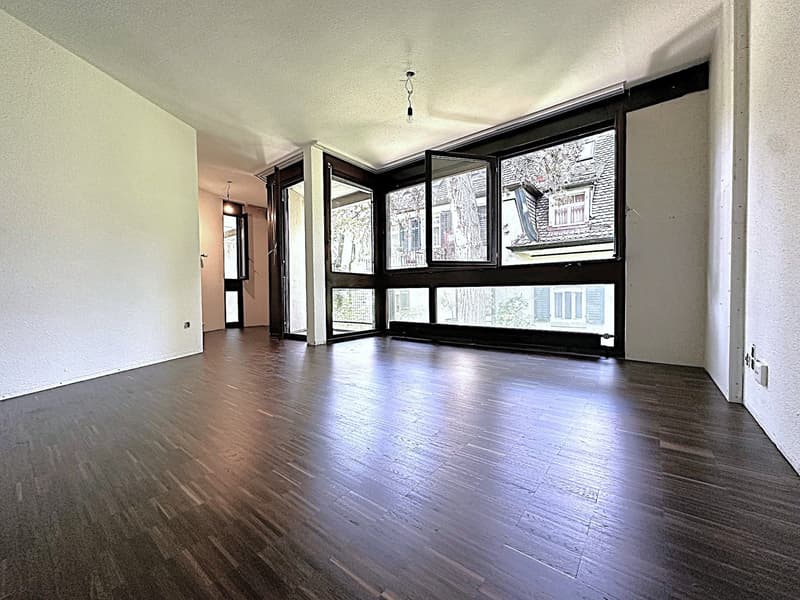 Erstbezug nach hochwertiger Sanierung | Stilvolle 1-Zimmerwohnung mit Balkon im Kreis 6 (3)
