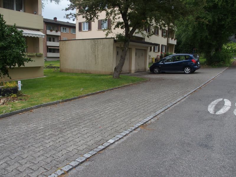 Nach Vereinbarung: Aussenparkplätze mieten (2)