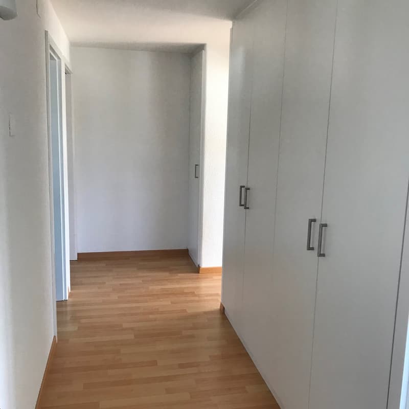 Korridor mit Wandschränken