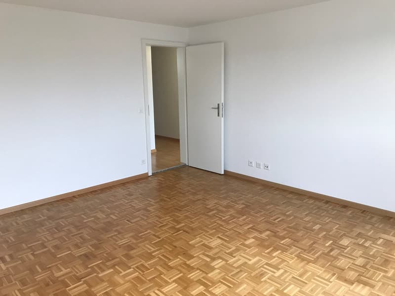 Wohnzimmer Türseitig