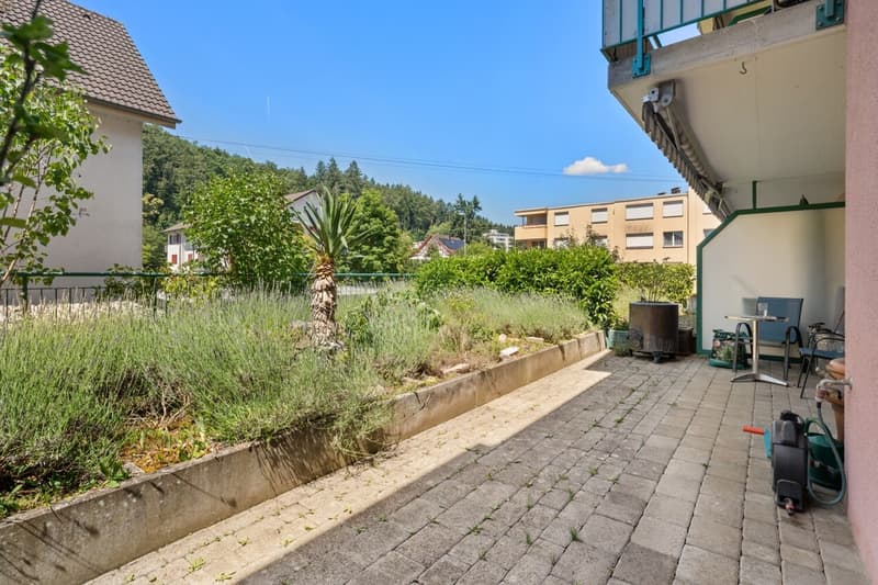 3.5 Zimmer zum Verlieben - Urbane Wohnung mit Sitzplatz auf der Breite (2)