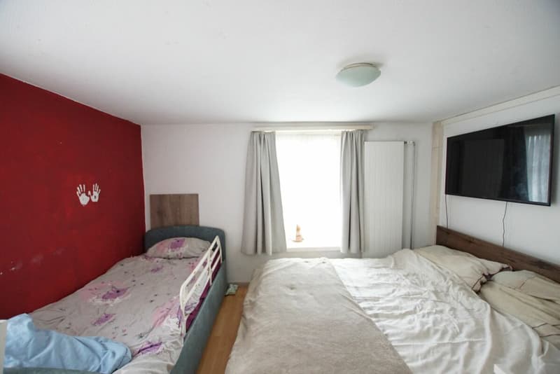 Familienparadies mit grossem Potential! (16)