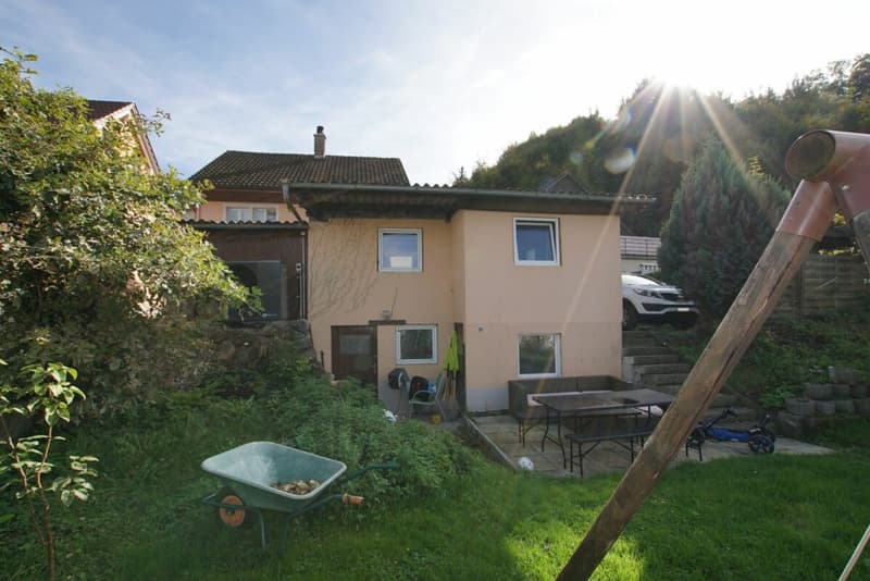 Familienparadies mit grossem Potential! (4)
