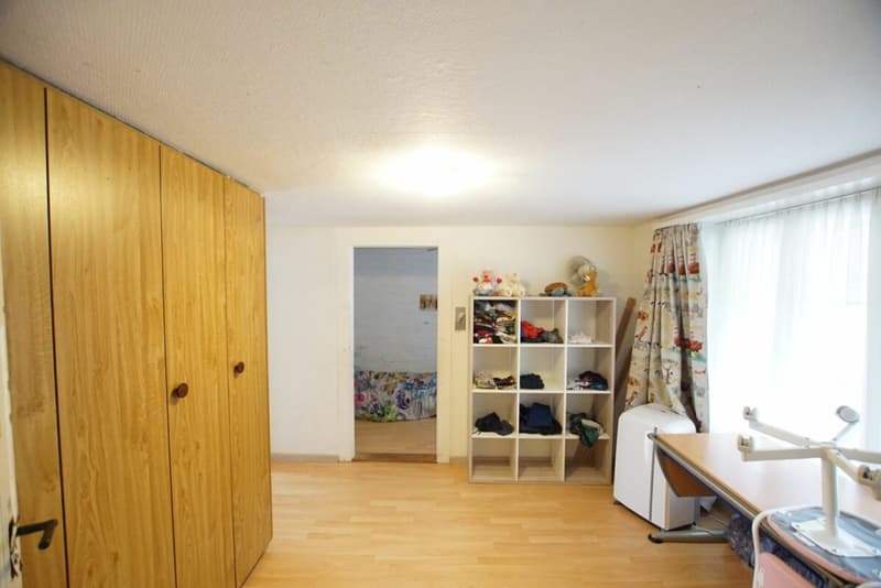 Familienparadies mit grossem Potential! (18)