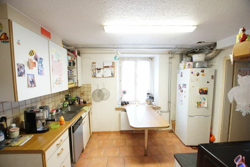 Familienparadies mit grossem Potential! (9)