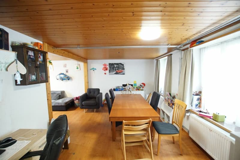 Familienparadies mit grossem Potential! (11)