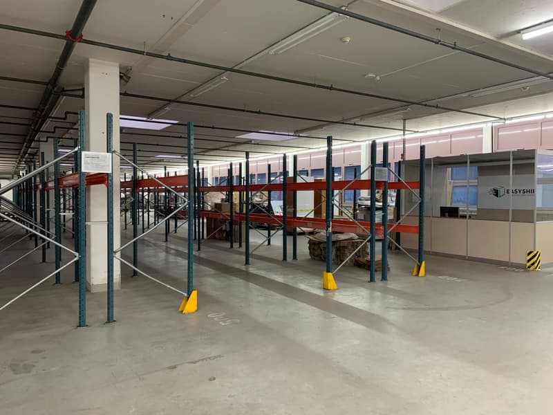 Espace de stockage moderne avec infrastructure optimale à Dielsdorf (7)