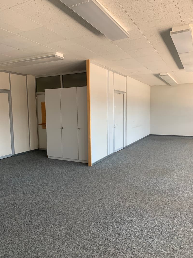 Bürofläche im 1. OG an zentraler Lage in Dielsdorf (2)