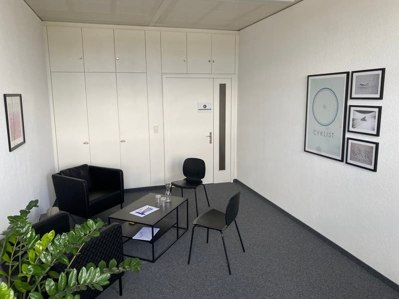 Helles Büro an zentraler Lage in Dielsdorf zu vermieten (3)