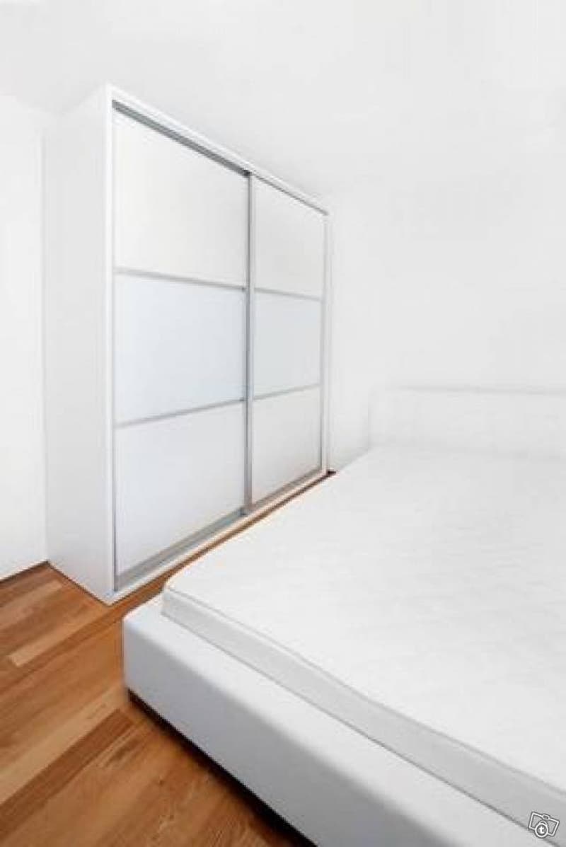 modern furnished room Basel (1)