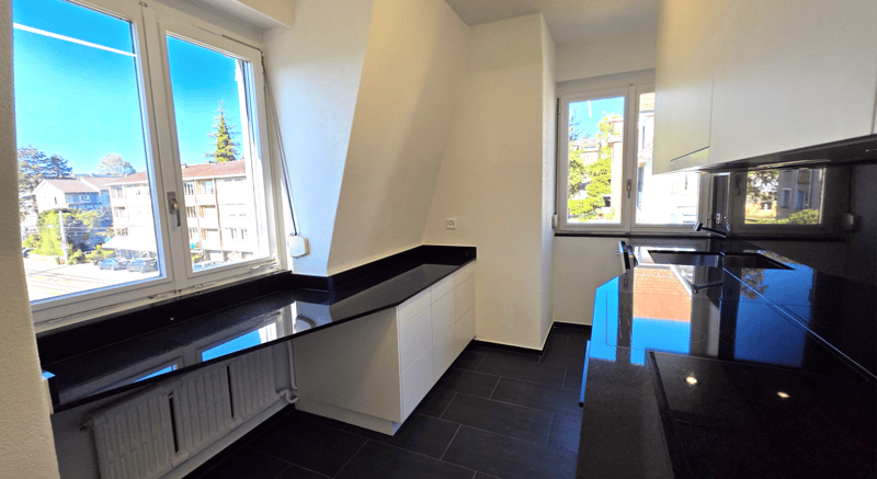 Charmante 2-Zimmer-Wohnung mit Balkon und Aussicht in Zürich-Höngg (8)