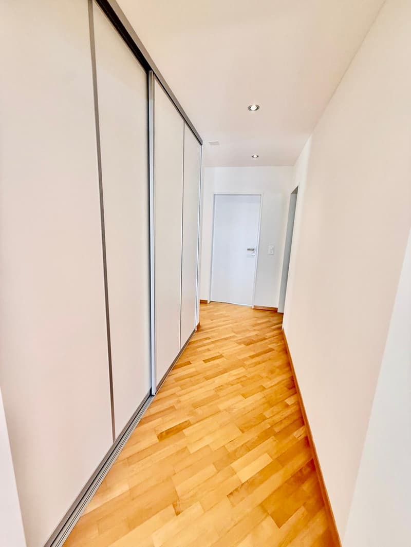 Sonnige 3.5-Zimmer-Wohnung mit Wintergarten und Rundumbalkon in Stallikon (17)