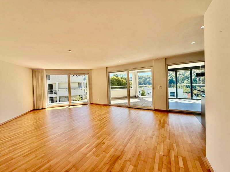 Sonnige 3.5-Zimmer-Wohnung mit Wintergarten und Rundumbalkon in Stallikon (11)