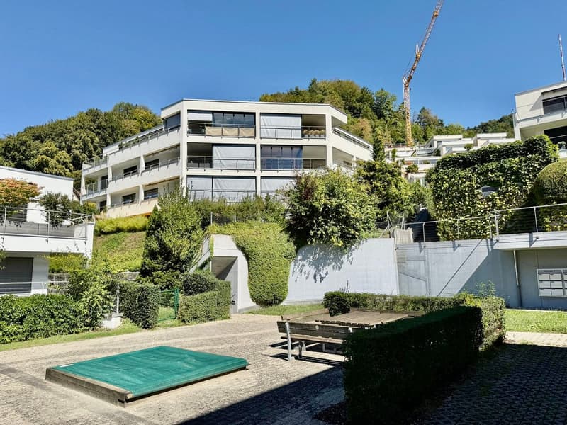Sonnige 3.5-Zimmer-Wohnung mit Wintergarten und Rundumbalkon in Stallikon (1)