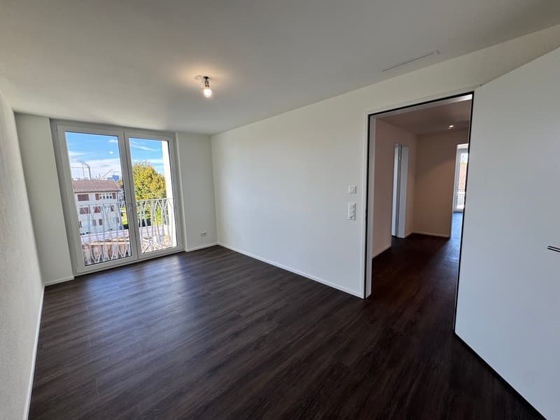 Erstbezug 4.5-Zimmer-Neubau-Wohnung mit Balkon und Stadtblick (7)