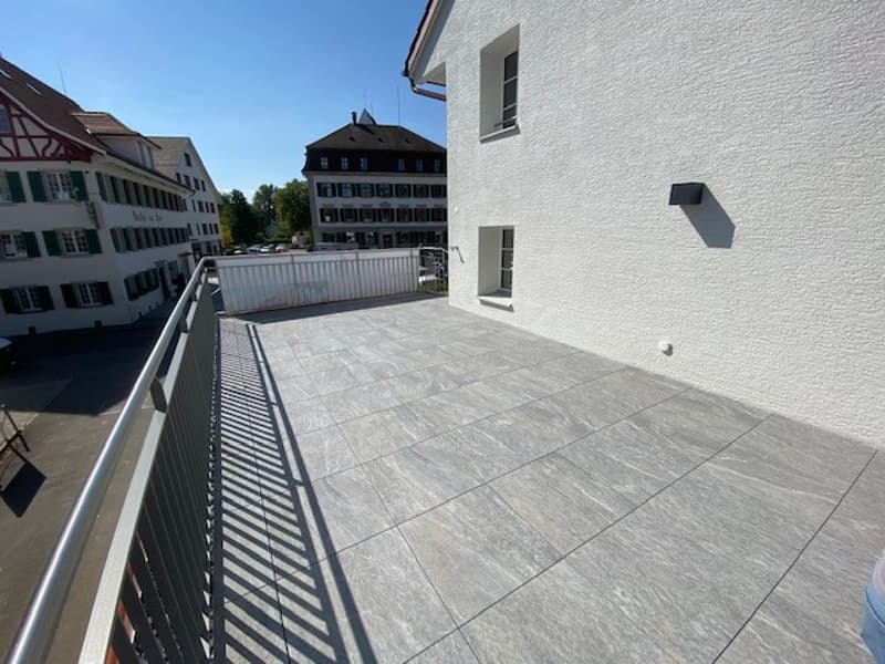 Charmante 1.5-Zimmer-Wohnung mit Balkon in Fehraltorf (2)