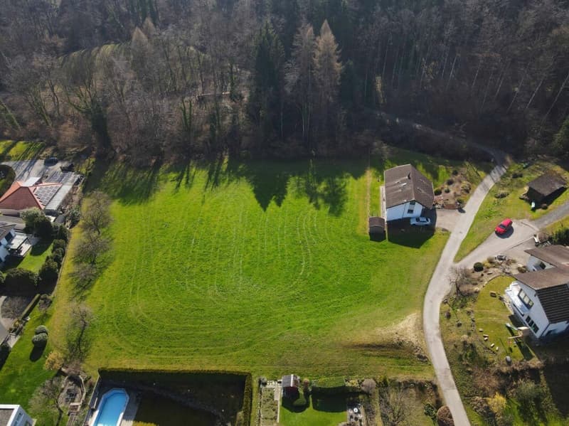 Zentrumsnahes Baugrundstück mit total 6'055 m2 in ruhiger Wohnzone (3)