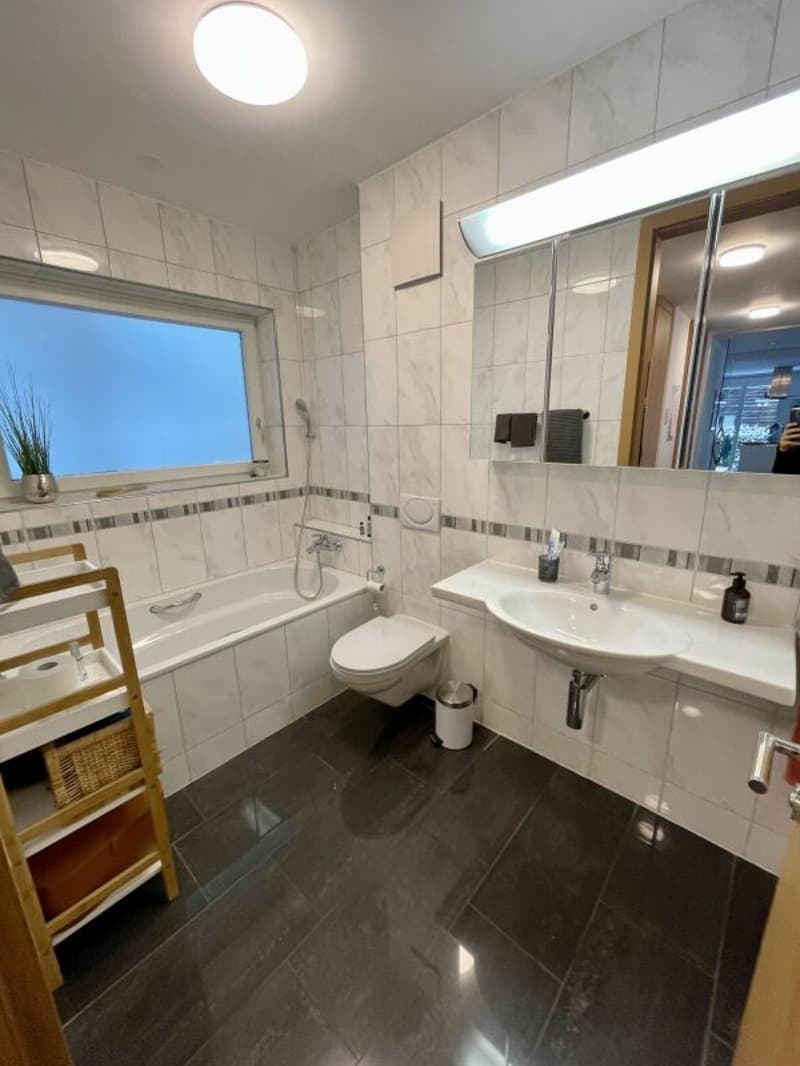 Grosszügige 3.5-Zimmer-Wohnung mit Gartensitzplatz in ruhiger Wohnlage (5)