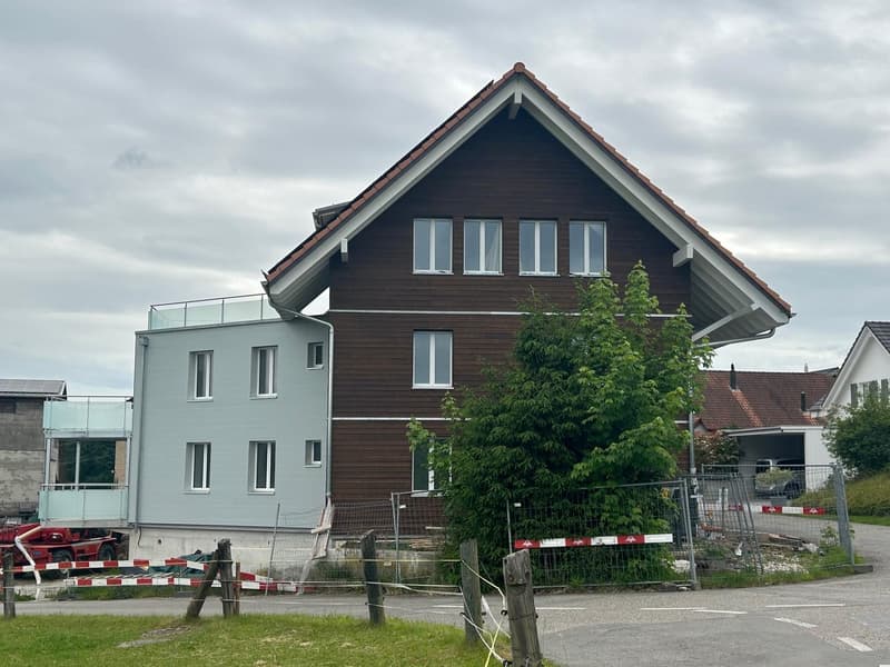 Erstvermietung: Exklusive 4.5-Zimmer-Neubauwohnung mit Balkon, Weitsicht und naturnaher Lage (7)